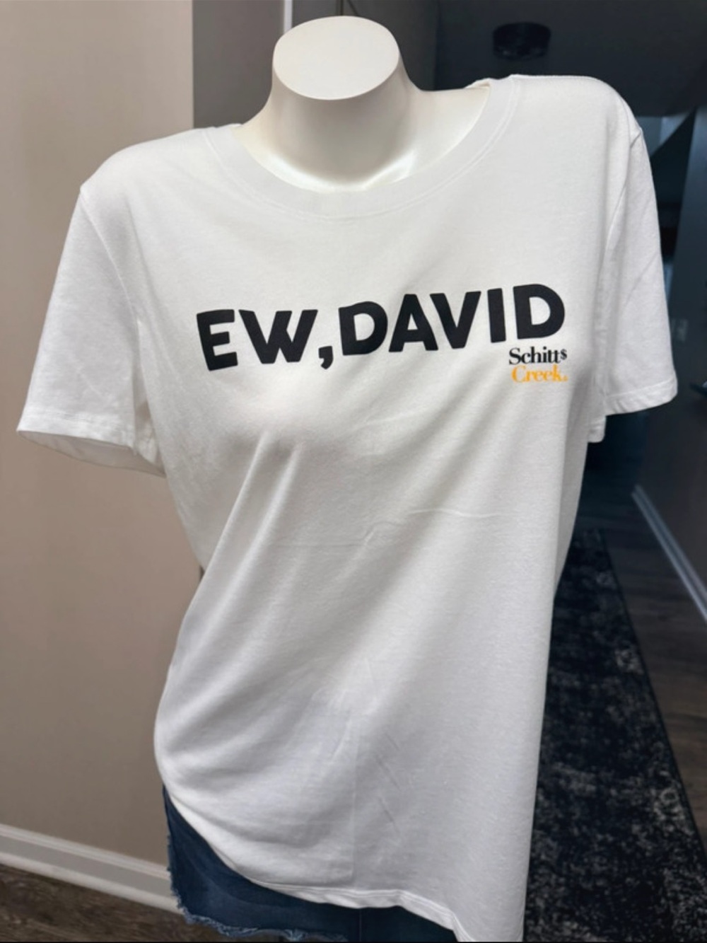 Schitt$ Creek EW, David T-shirt Womens Sz XL White Black EC